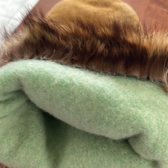 Native mittens - Picture 2 of 3